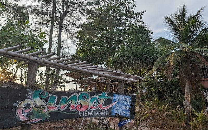 Rock Beach Bar