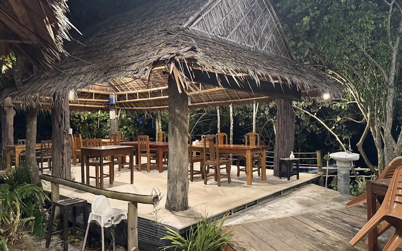 Seafood Restaurant Kruaw Rim Lay