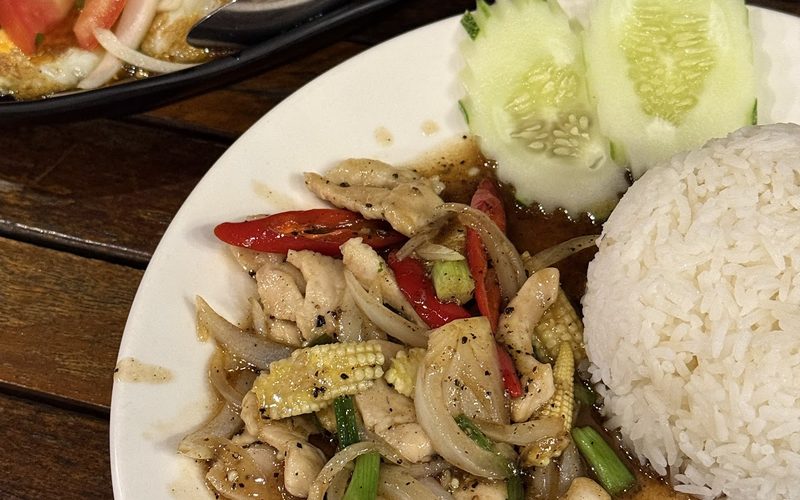 Seafood Restaurant Kruaw Rim Lay